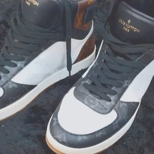 LOUIS VUITTON RIVOLI SNEAKERS